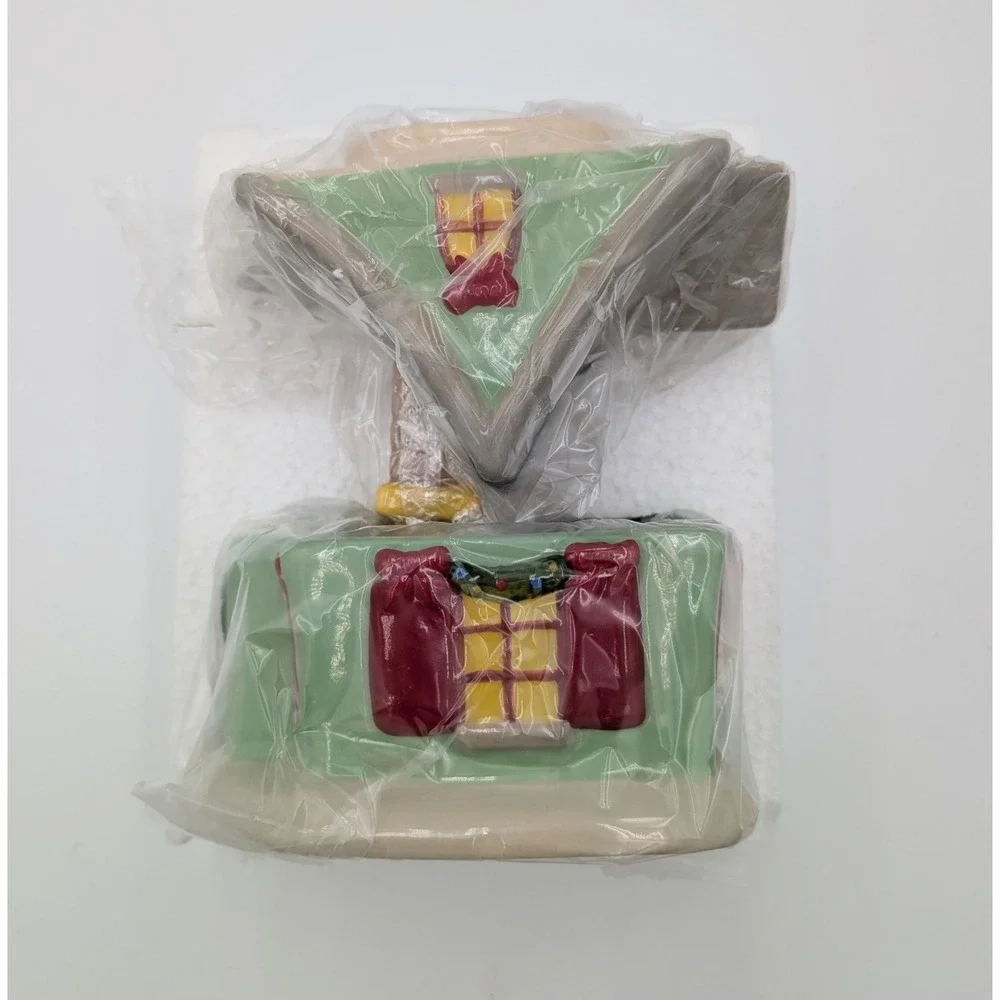 Temp-tations by Tara Christmas Village 8 oz Lidded Canister House 145385